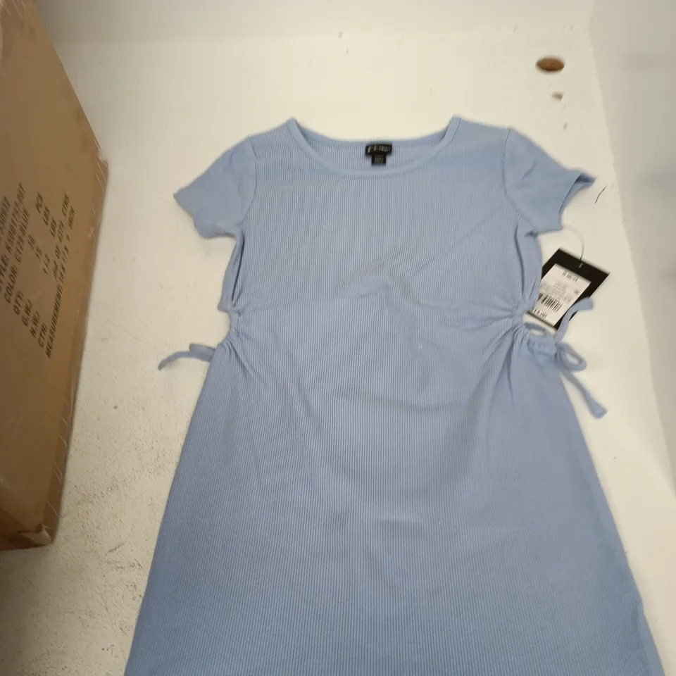 BOX OF APPROXIMATELY 20 BLUE ART CLASS DRESSES IN ASSORTED SIZES