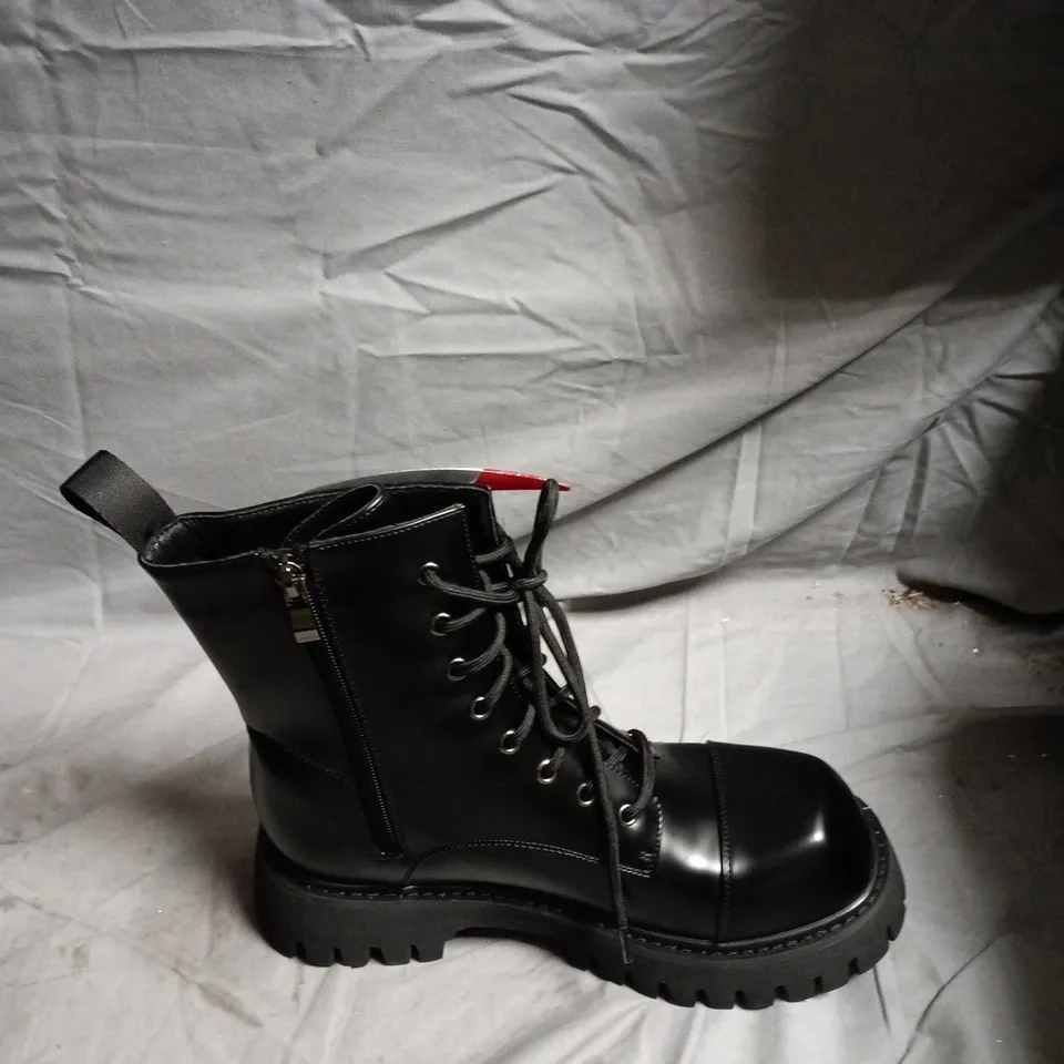 KOI BLACK LEATHER COMBAT BOOT WITH SKELETON GRAPHIC – LUG SOLE, SIDE ZIP-SIZE UK 6