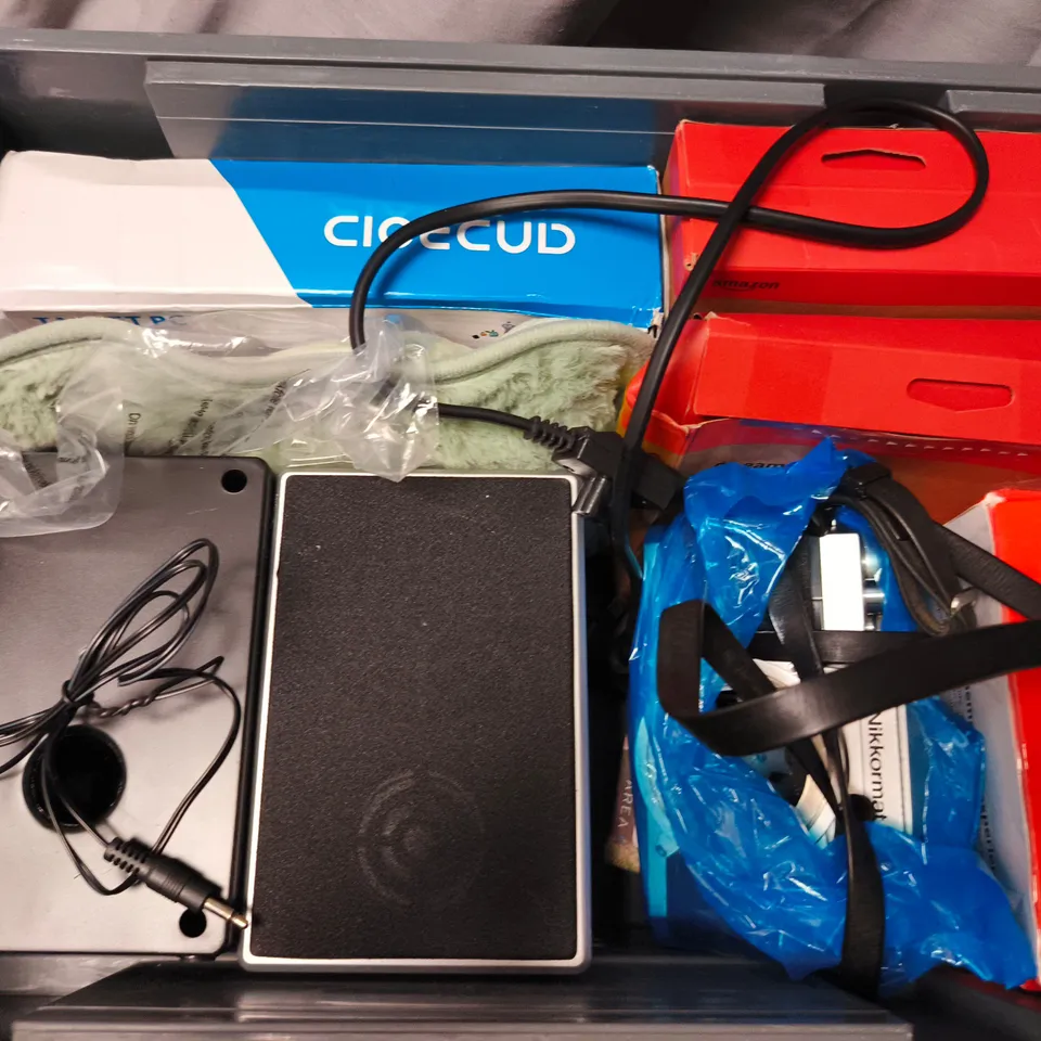 APPROXIMATELY 7 ASSORTED ITEMS TO INCLUDE AMAZON FIRE TV STICK, PC SPEAKER, NIKKORMAT CAMERA, ETC