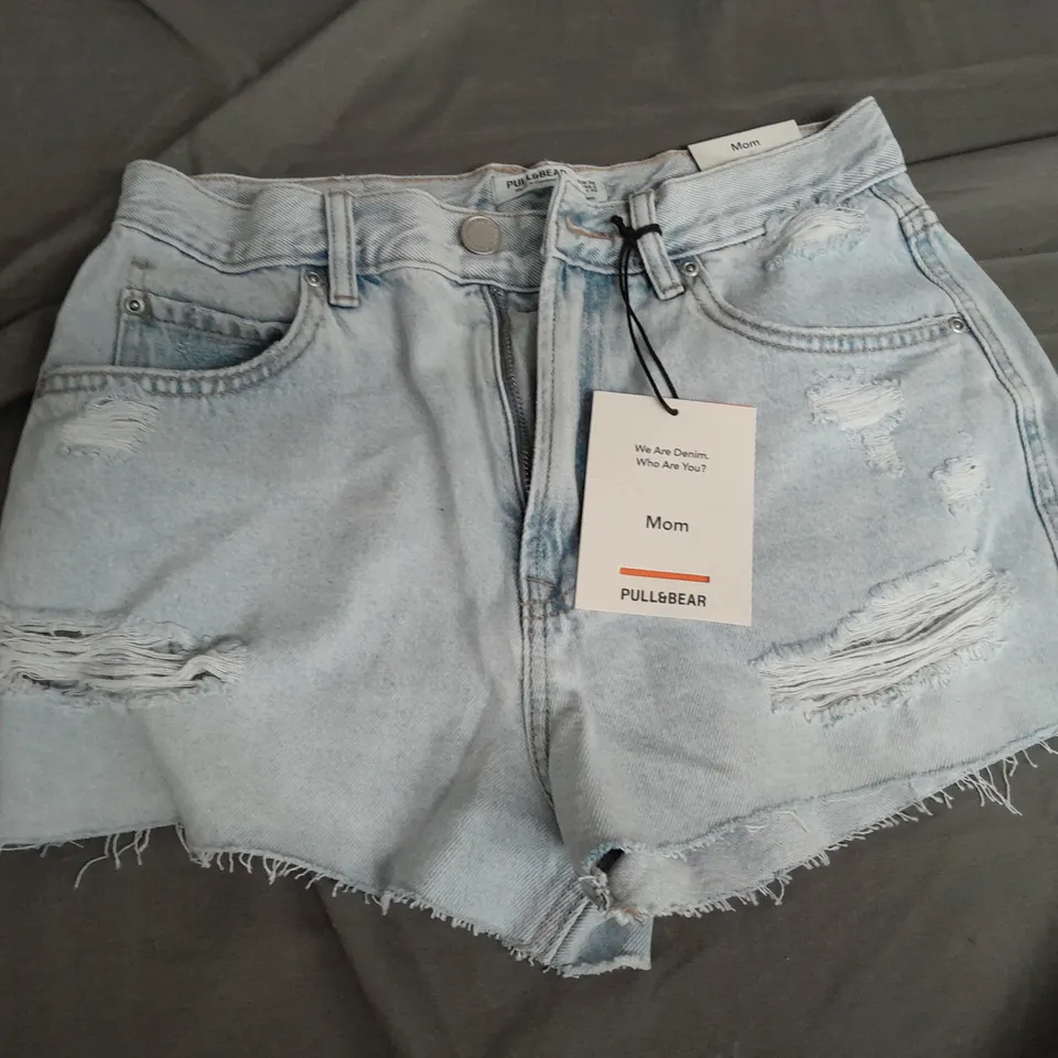 PULL & BEAR MOM RIPPED JEAN SHORTS IN SKY BLUE - UK 10