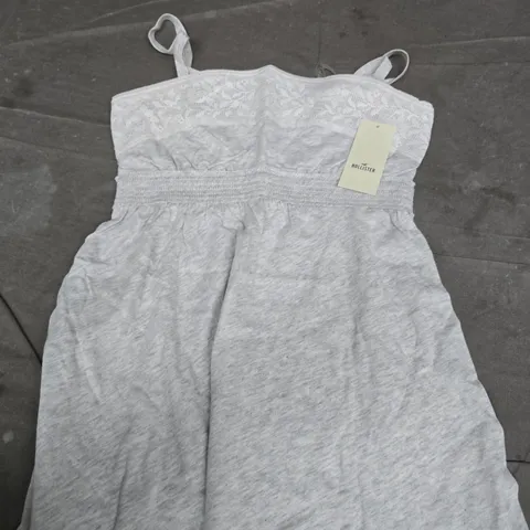 HOLLISTER WOMEN'S LACE TRIM DRESS – XXS