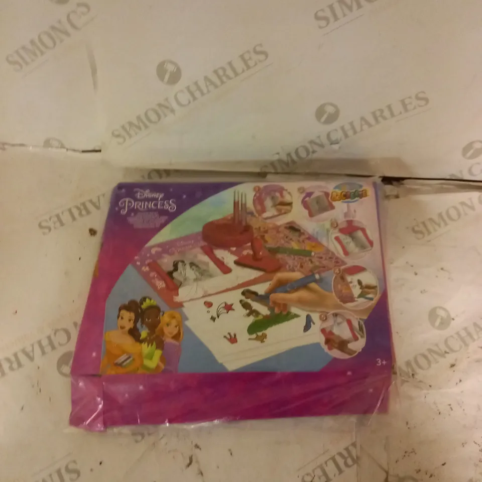 DISNEY PRINCESS TRANSFER STUDIO RRP £9.99