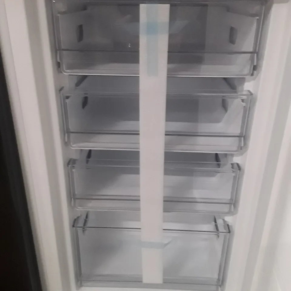HOOVER 55CM WIDE FREESTANDING LOW FROST FRIDGE FREEZER IN WHITE HOCTEL517EWK - UNPROCESSED RAW RETURN