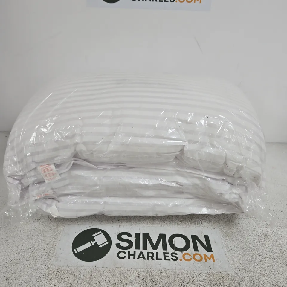 WHITE STRIPED PILLOW TRIO SET 