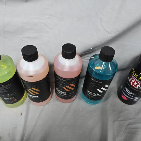 BOX OF ASSORTED CAR CLEANING ITEMS TO INCLUDE - CAR SHAMPOO - WHEEL CLEANER 