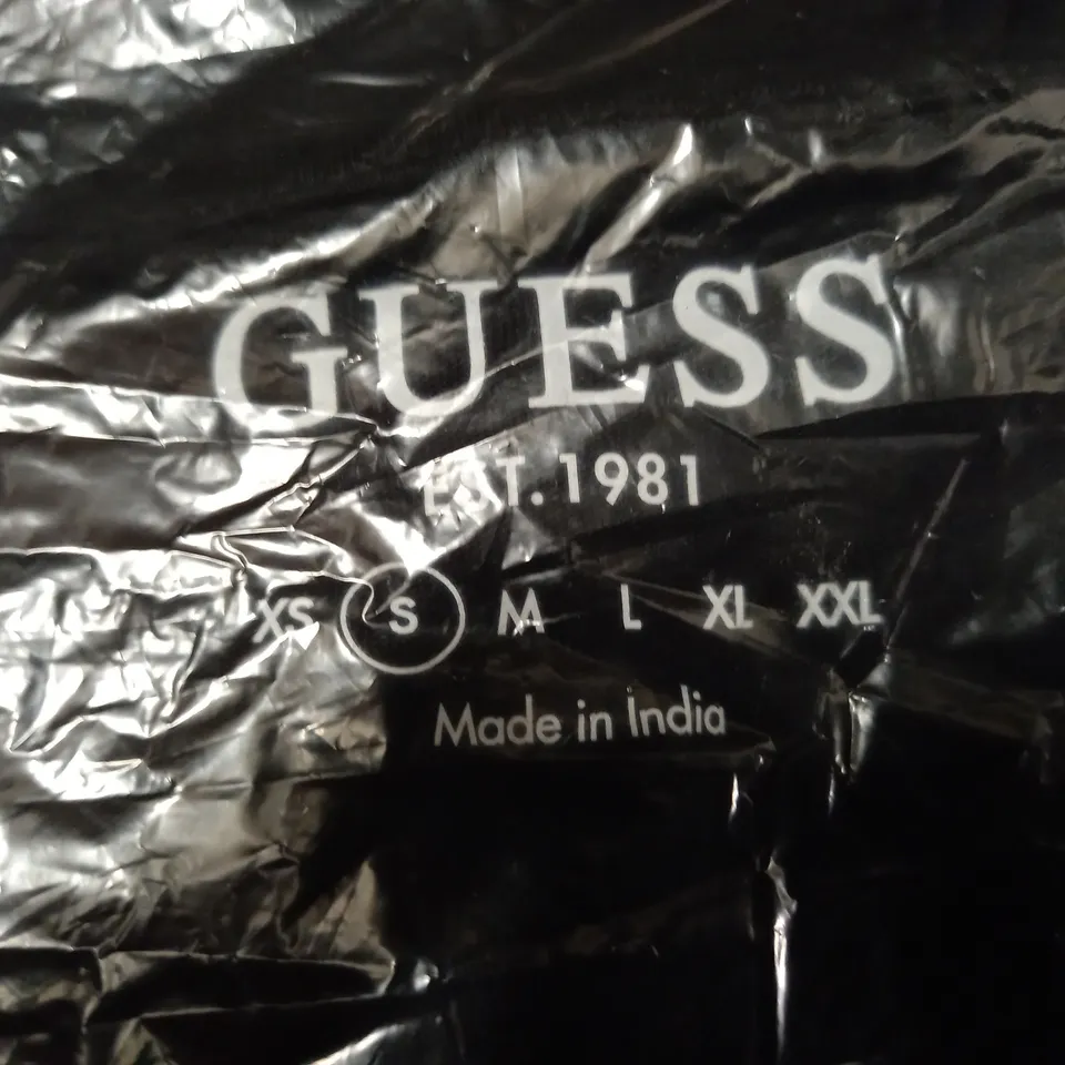 GUESS DESIGNER BLACK TSHIRT - SIZE S