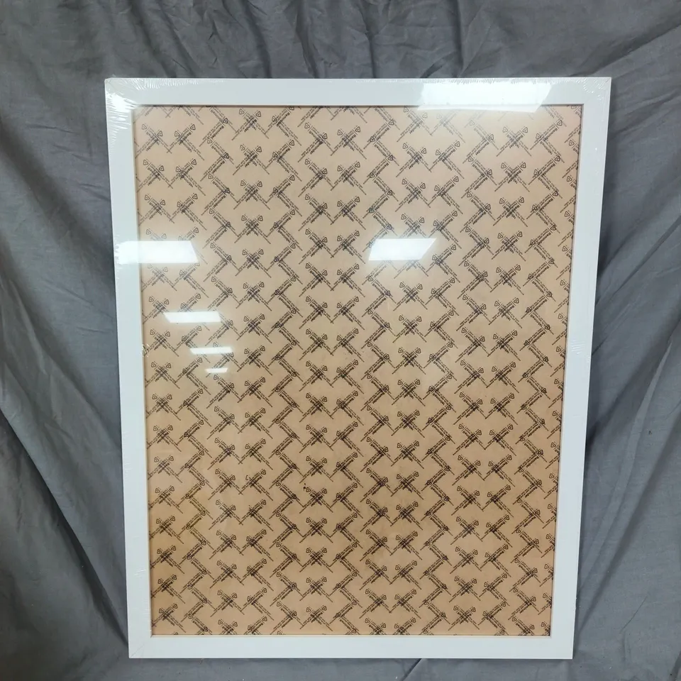 BOXED LARGE PICTURE FRAME IN WHITE