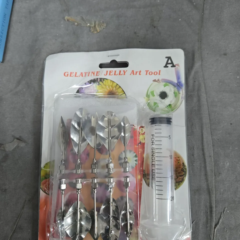 TOTE OF APPROXIMATELY 15 ASSORTED ITEMS TO INCLUDE: CORRECTION TAPE AND GELATINE ART TOOL