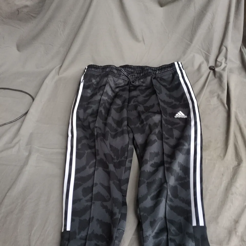 ADIDAS TIRO CAMOUFLAGE TRACK PANTS – WOMEN’S MEDIUM , BLACK/GRAY, MADE IN VIETNAM