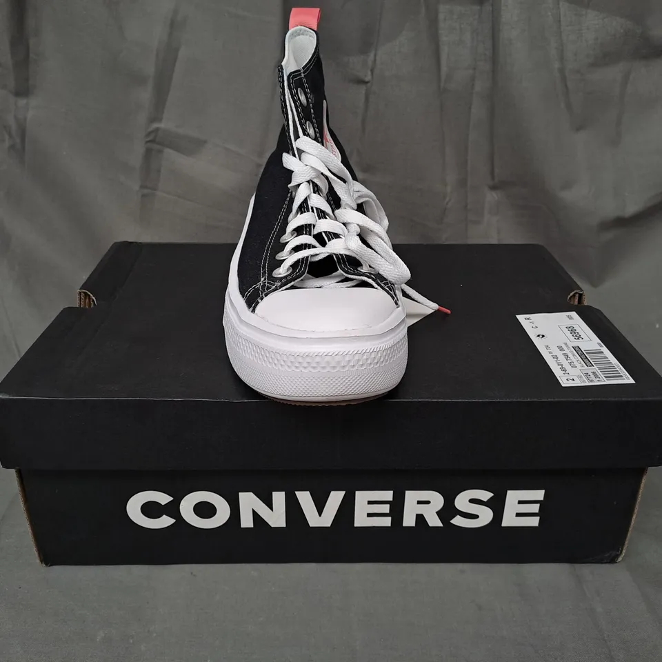 BOXED PAIR OF CONVERSE SHOES IN BLACK/WHITE UK SIZE 6.5
