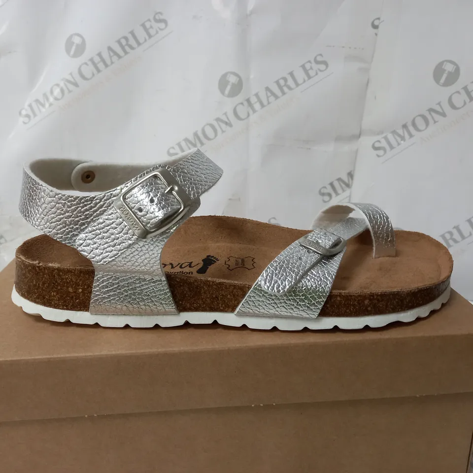 BOXED BONOVA SANDALS IN SILVER AND WHITE COLOUR SIZE 7