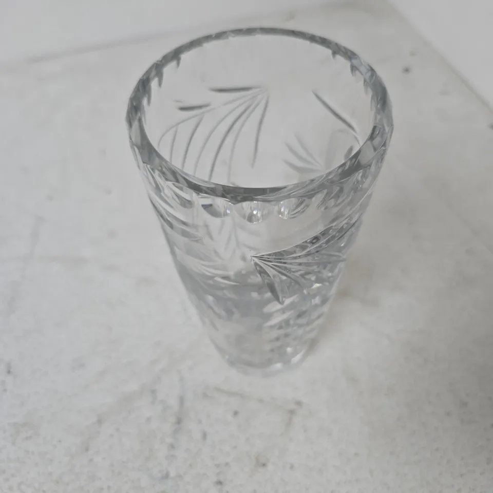 DECORATIVE GLASS VASE