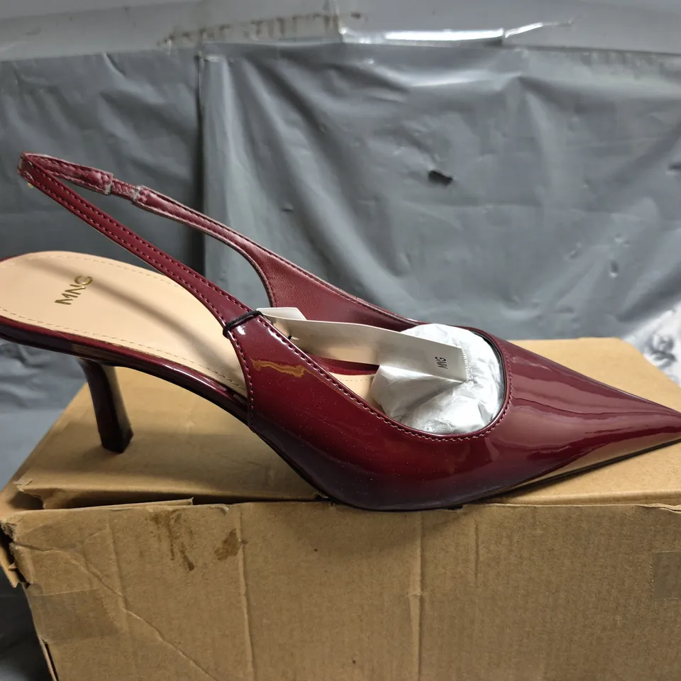 BOXED PAIR OF MNG POINTED TOE HEELS IN RED/BROWN - SIZE 38