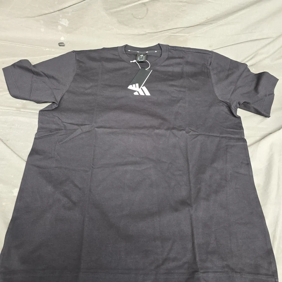 ADIDAS LOGO TEE IN BLACK - UK XL