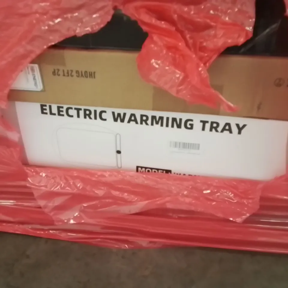 PALLET CONTAINING ASSORTED ITEMS INCLUDING: UNTESTED MONITORS, ELECTRIC WARMING TRAY, AUDIO TURNTABLE, BATHROOM MIRROR ECT