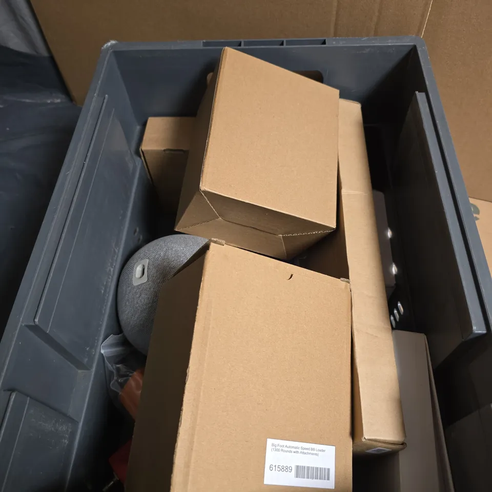 APPROXIMATELY 10 ASSORTED ELECTRICAL ITEMS INCLUDING RECHARGEABLE HAND WARMERS AND STAGG MICROPHONE CABLE 