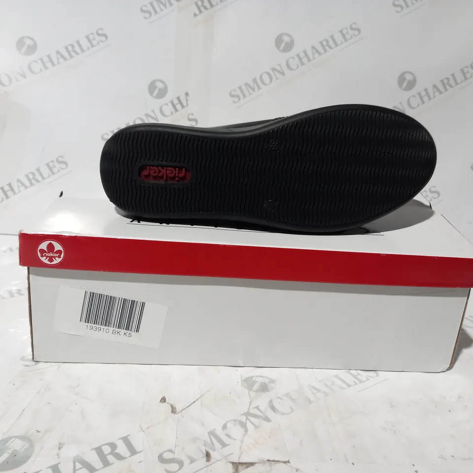 BOXED PAIR OF RIEKER TRAINER SHOE WITH ZIP IN BLACK UK SIZE 5