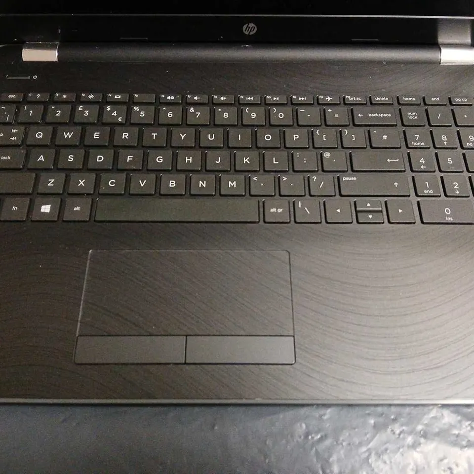 HP LAPTOP 15-BW0XX