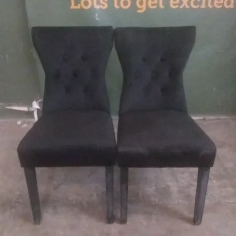 SET OF 2 KENSINGTON BLACK VELVET BUTTON BACK DINING CHAIRS (BLACK LEG)