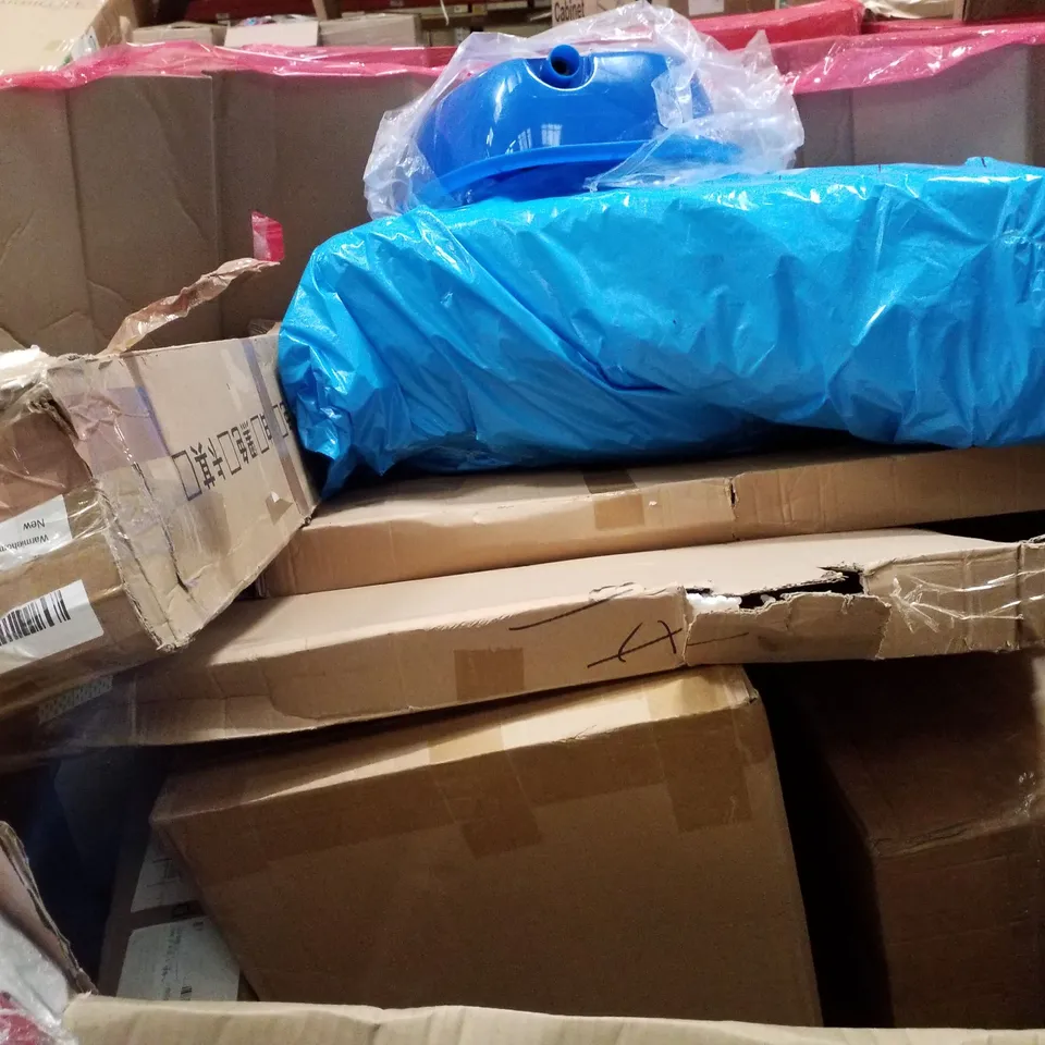 PALLET CONTAINING ASSORTED PRODUCTS INCLUDING STONE BATH MAT, COMPACT OVERBED TABLE, PLAYPEN & BASSINET AND BESIDE SLEEPER 