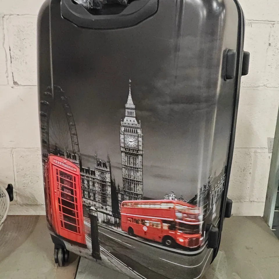 ROCKLANDS LONDON THEMED HARD SHELLED WHEELED LUGGAGE CASE
