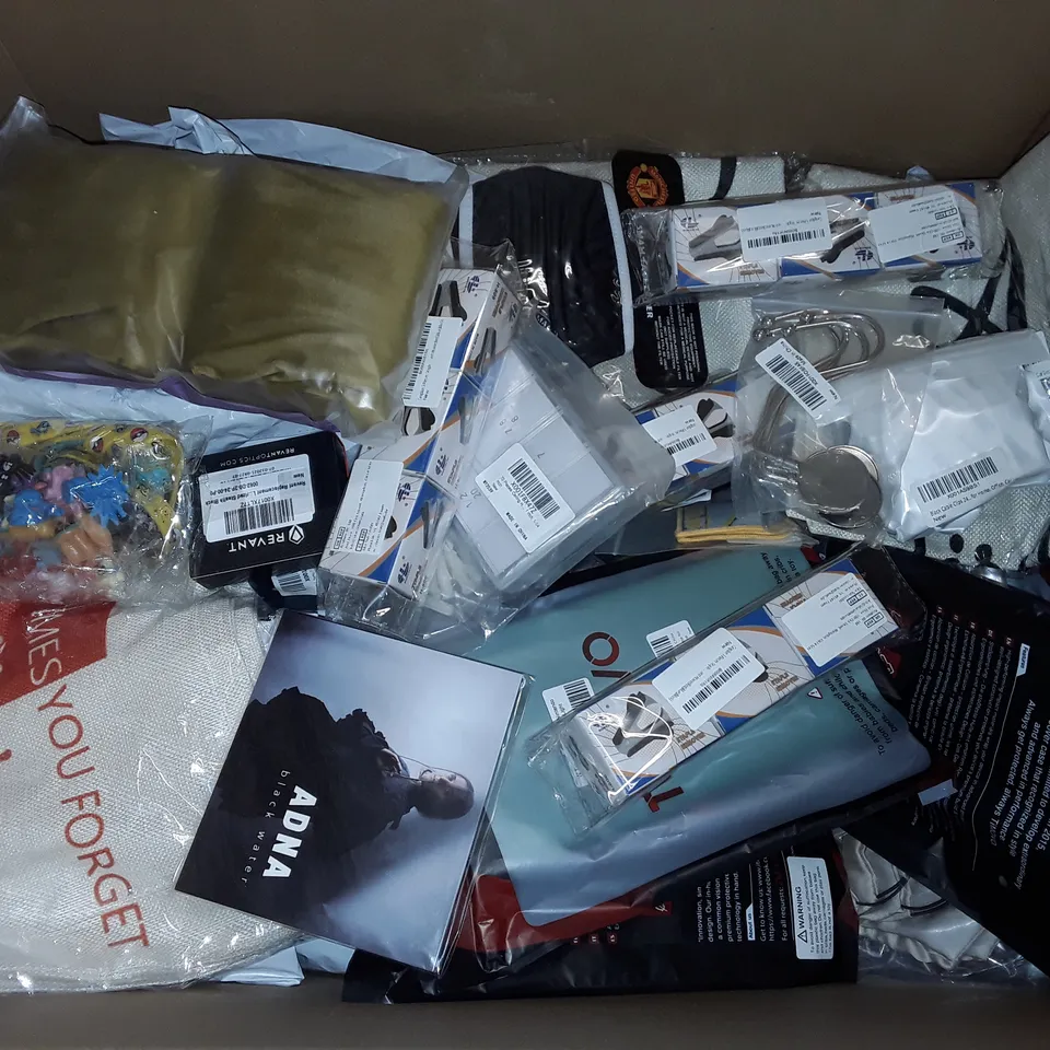 LARGE QUANTITY OF ASSORTED HOUSEHOLD ITEMS TO INCLUDE EONO LAUNDRY BASKET, ZIP TIES,  STAPLE REMOVERS AND UNOFFICIAL NINTENDO SWITCH BAGS