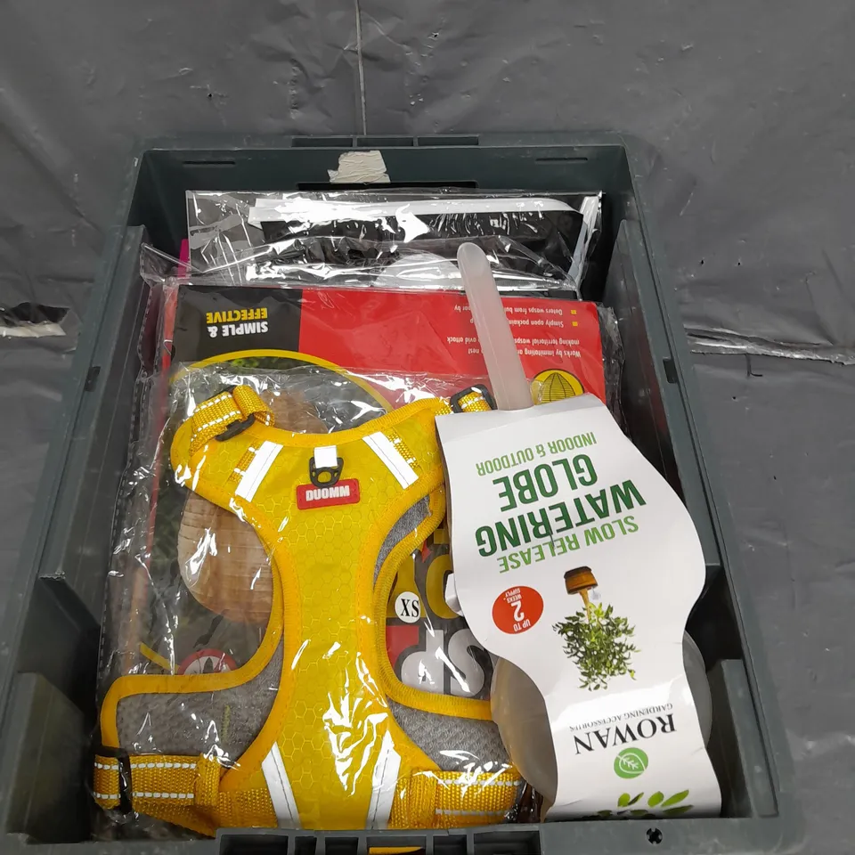 APROXIMATELY 15 ASSORTED HOUSEHOLD ITEMS TO INCLUDE WASP DECOY NEST , GOD VESTS , ETC 