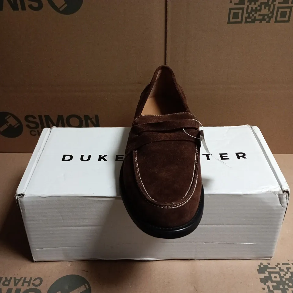 BOXED PAIR OF DUKE & DEXTER BROWN SUEDE LOAFERS - 10