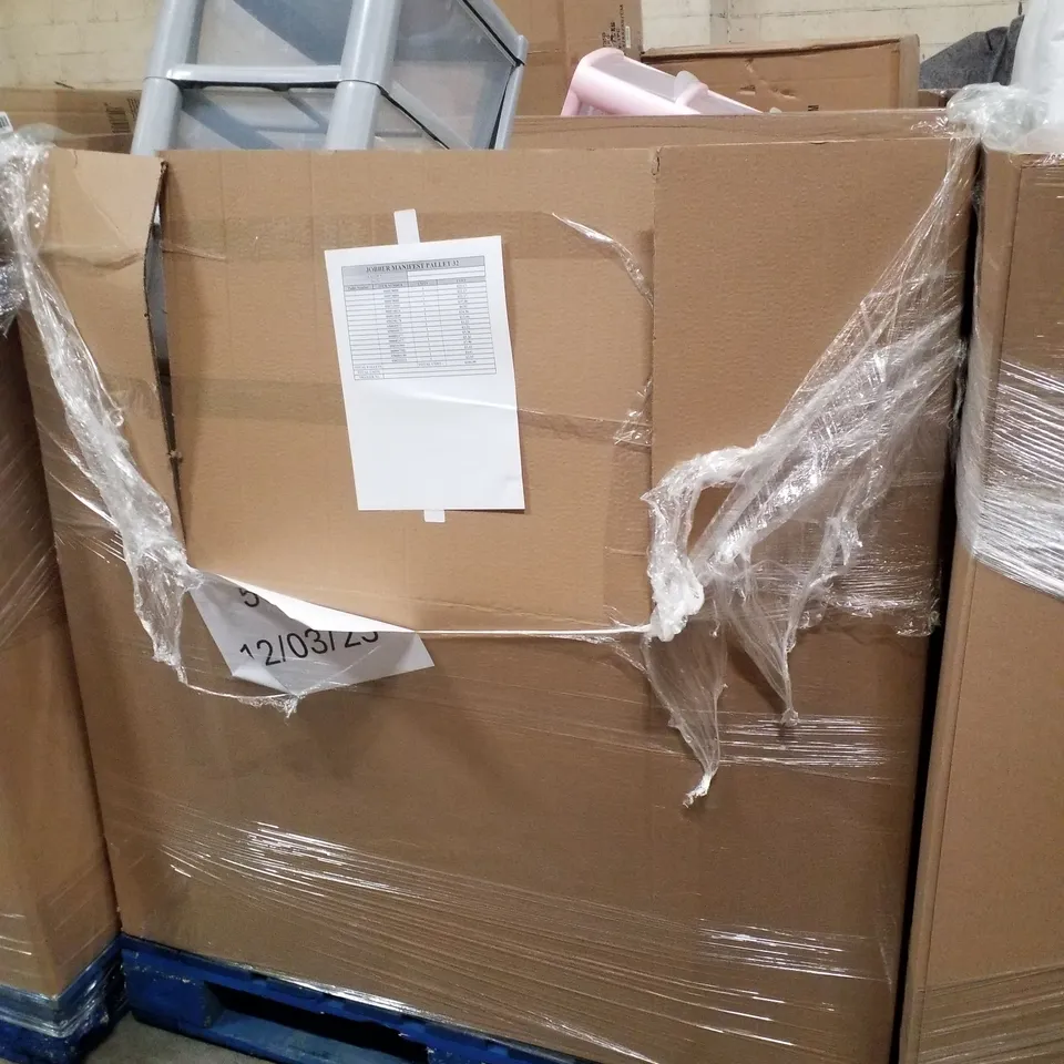 PALLET CONTAINING ASSORTED PRODUCTS INCLUDING 6FT SLIM TREE, DUVET SETS, STORAGE TUBS & PEDAL BINS