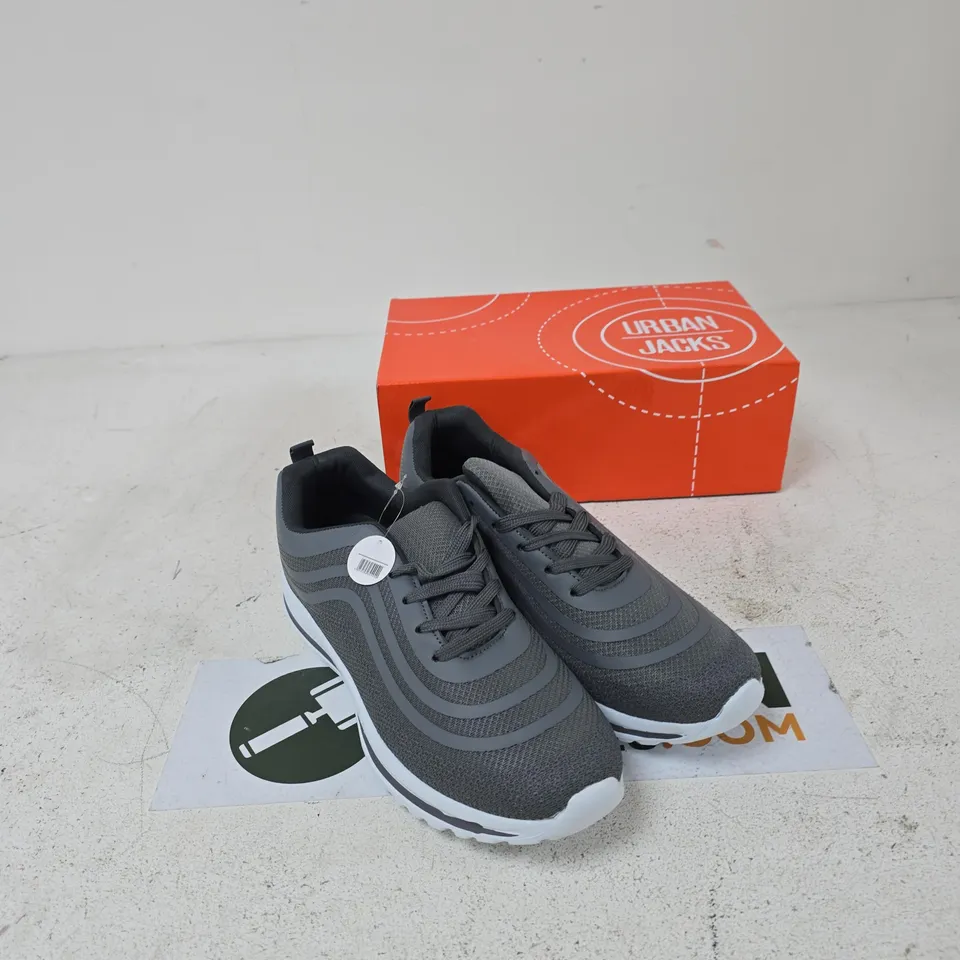 URBAN JACKS NEW MEXICO GREY TRAINERS – UK SIZE 11
