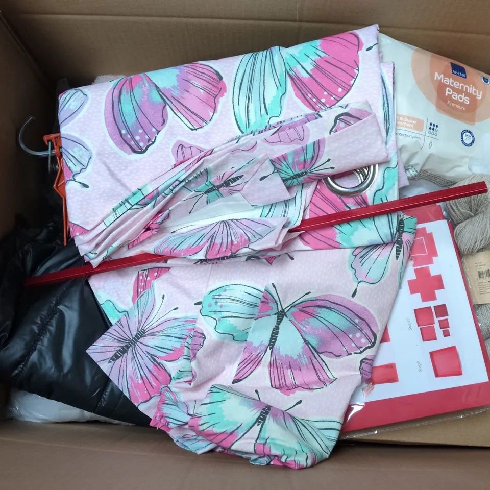 BOX OF APPROXIMATELY 15 ASSORTED HOUSEHOLD ITEMS