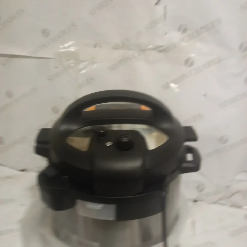 INSTANT POT DUO CRISP AIR FRYER MULTICOOKER
