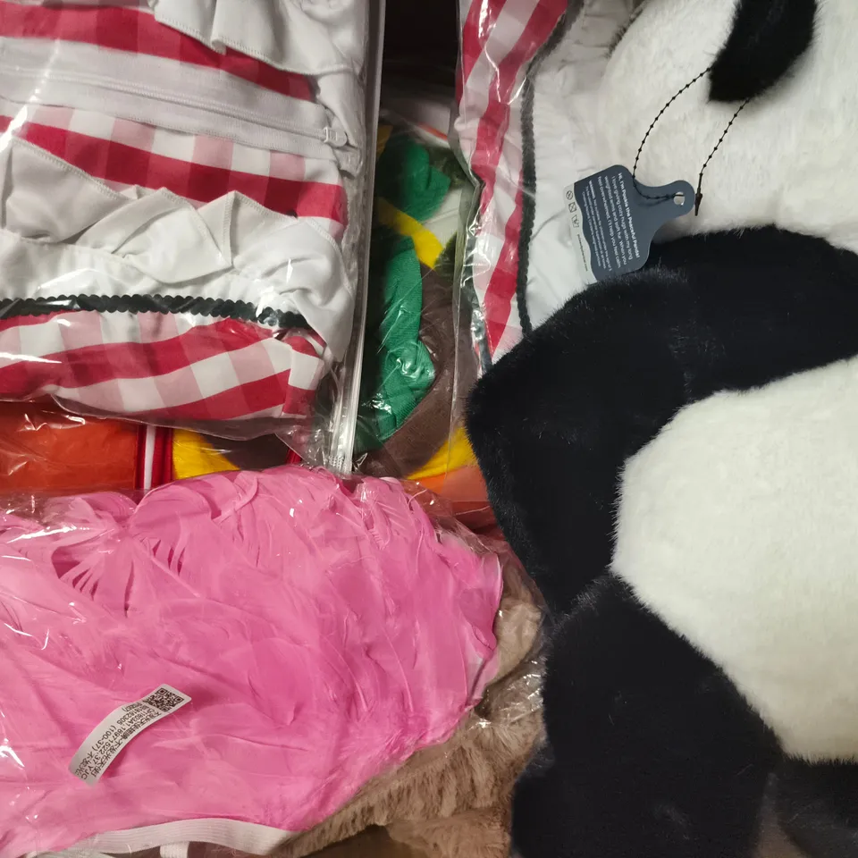 BOX OF APPROXIMATELY 25 ASSORTED TOYS AND GAMES TO INCLUDE MATHLINK CUBES ACTIVITY SET, ETC - COLLECTION ONLY