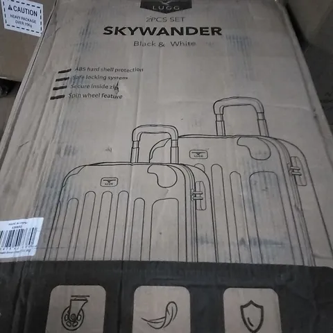 BOXED LUGG SKYWANDER HARDSHELL SUITCASE - BLACK & WHITE 