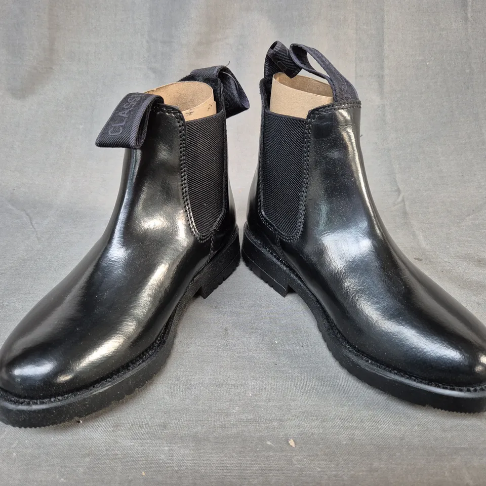 BOXED PAIR OF RHINEGOLD CLASSIC CHILD'S JODPUR BOOTS IN BLACK SIZE 13C