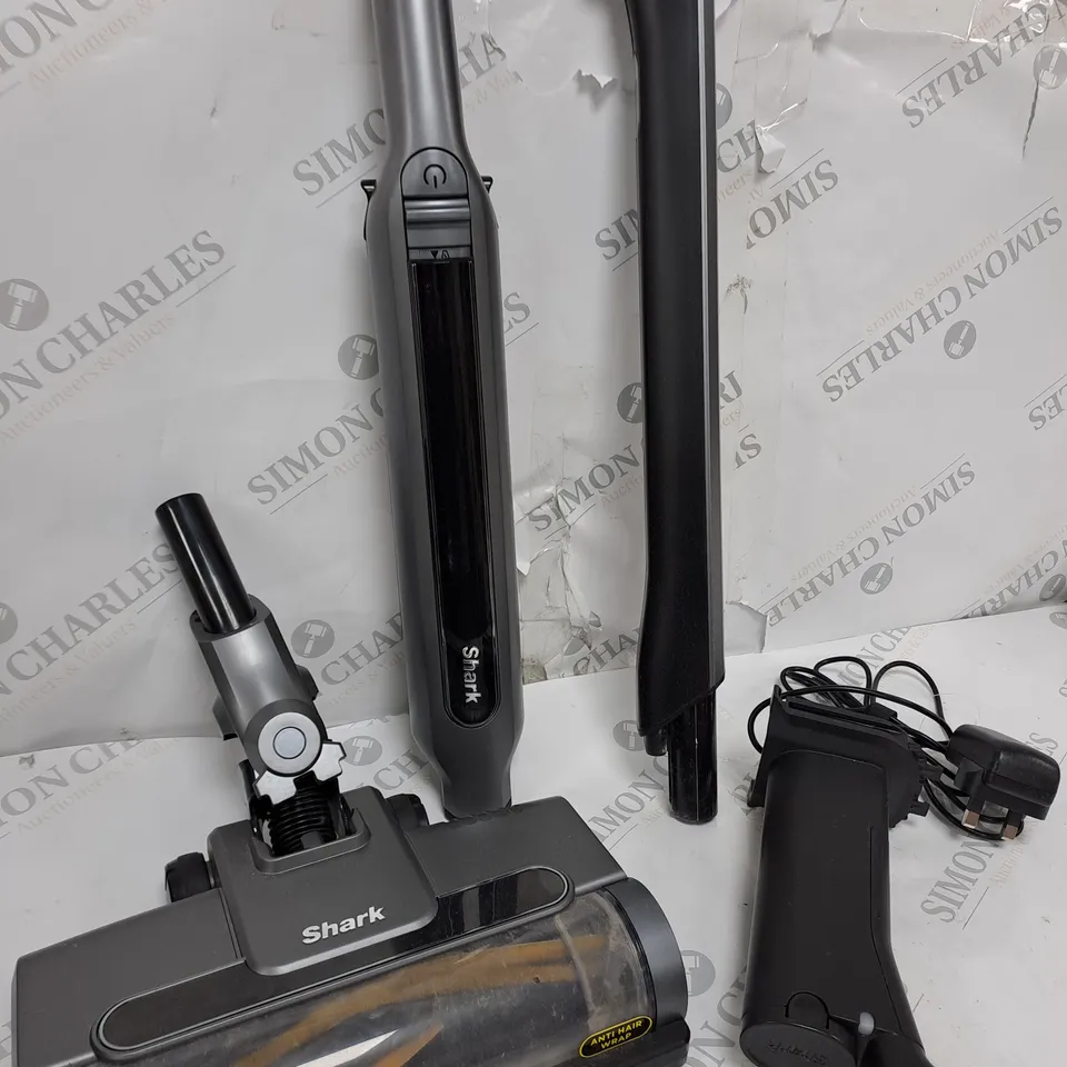 BOXED SHARK WANDVAC 2-IN-1 LIGHTWEIGHT CORDLESS HANDHELD VACUUM CLEANER