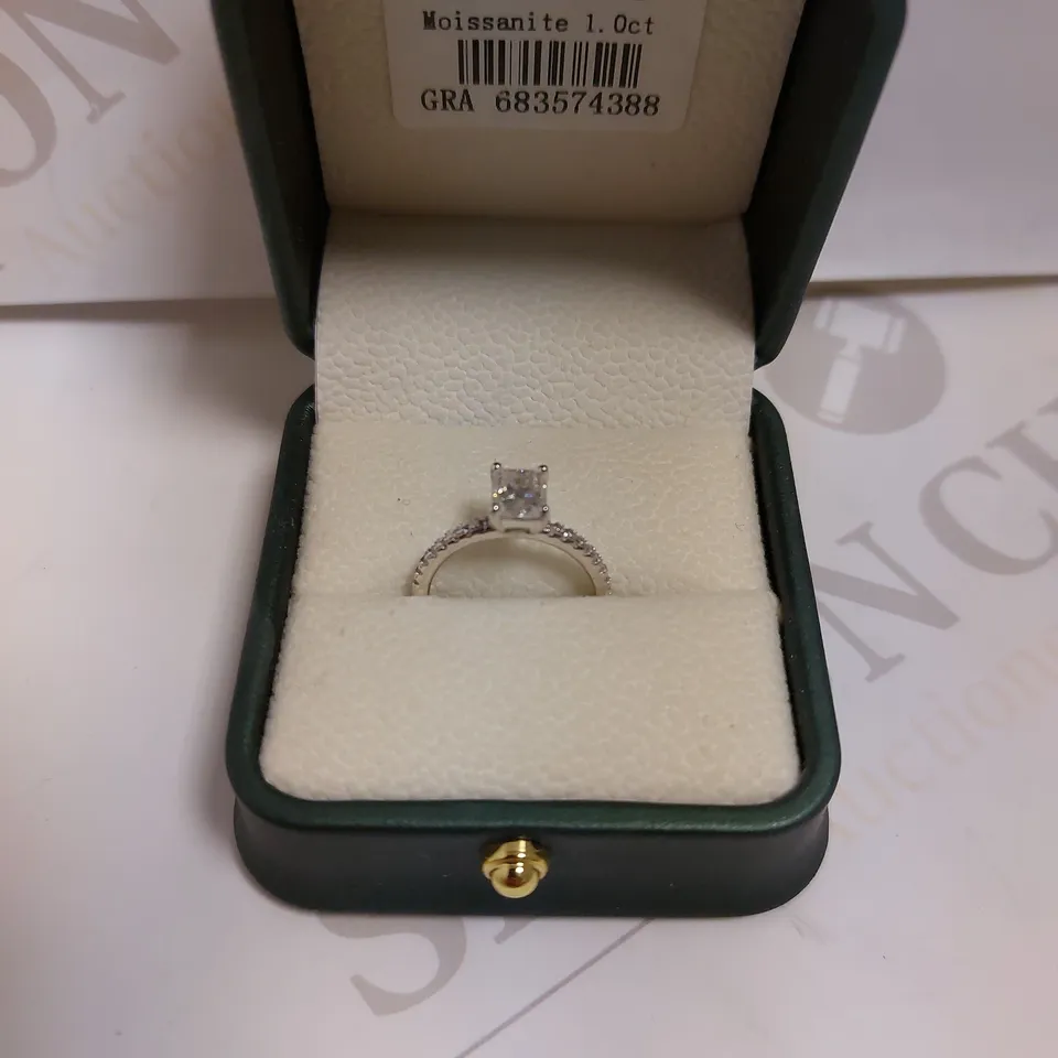 BOXED MOISSANITE SILVER EFFECT BAND RING WITH SPARKLE STONE