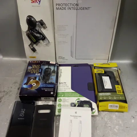 APPROXIMATELY 30 ASSORTED ELECTRICAL PRODUCTS TO INCLUDE VHS TO DVD ADAPTER, PROTECTIVE PHONE CASES, SKY TV LINK CABLE ETC 