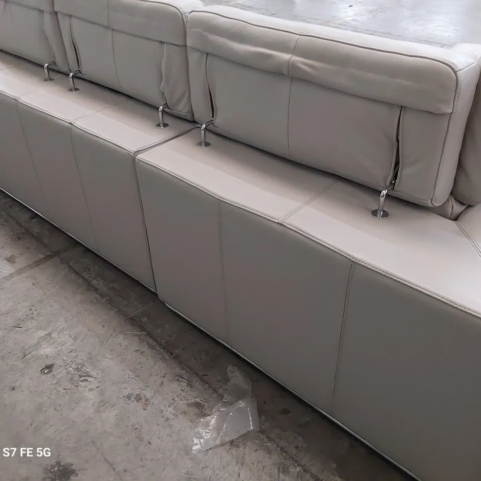 QUALITY ITALIAN DESIGNER VALENTINA CORNER GROUP WITH ADJUSTABLE HEADRESTS & FOOTSTOOL LIGHT GREY LEATHER