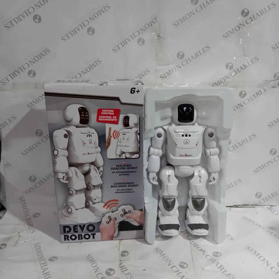 BOXED DEVO ROBOT IN WHITE
