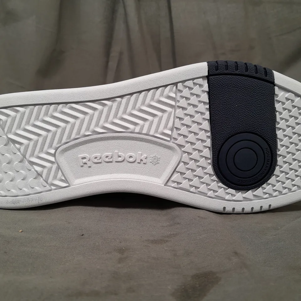 BOXED PAIR OF REEBOK PHASE COURT TENNIS SHOES IN WHITE UK SIZE 10.5
