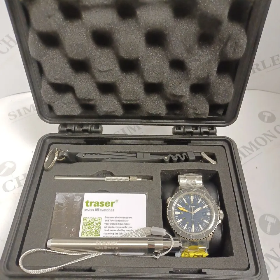 BOXED TRASER STAINLESS STEEL WATCH WITH CHANGEABLE STRAPS AND TASER MINI TORCH - SILICONE AND STEEL STRAP