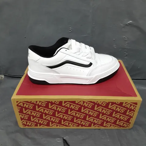 BOXED PAIR OF VANS HYLANE TRAINERS IN WHITE/BLACK - 5