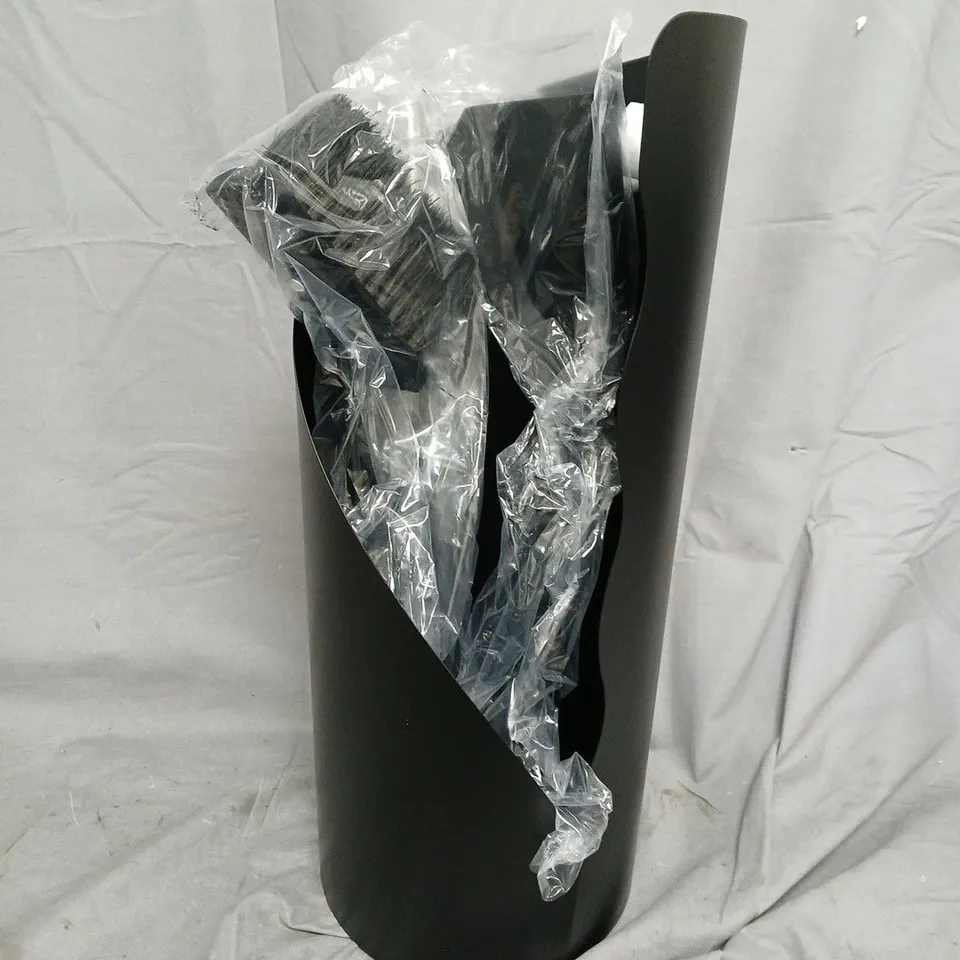 FIREPLACE ACCESSORY KIT IN BLACK