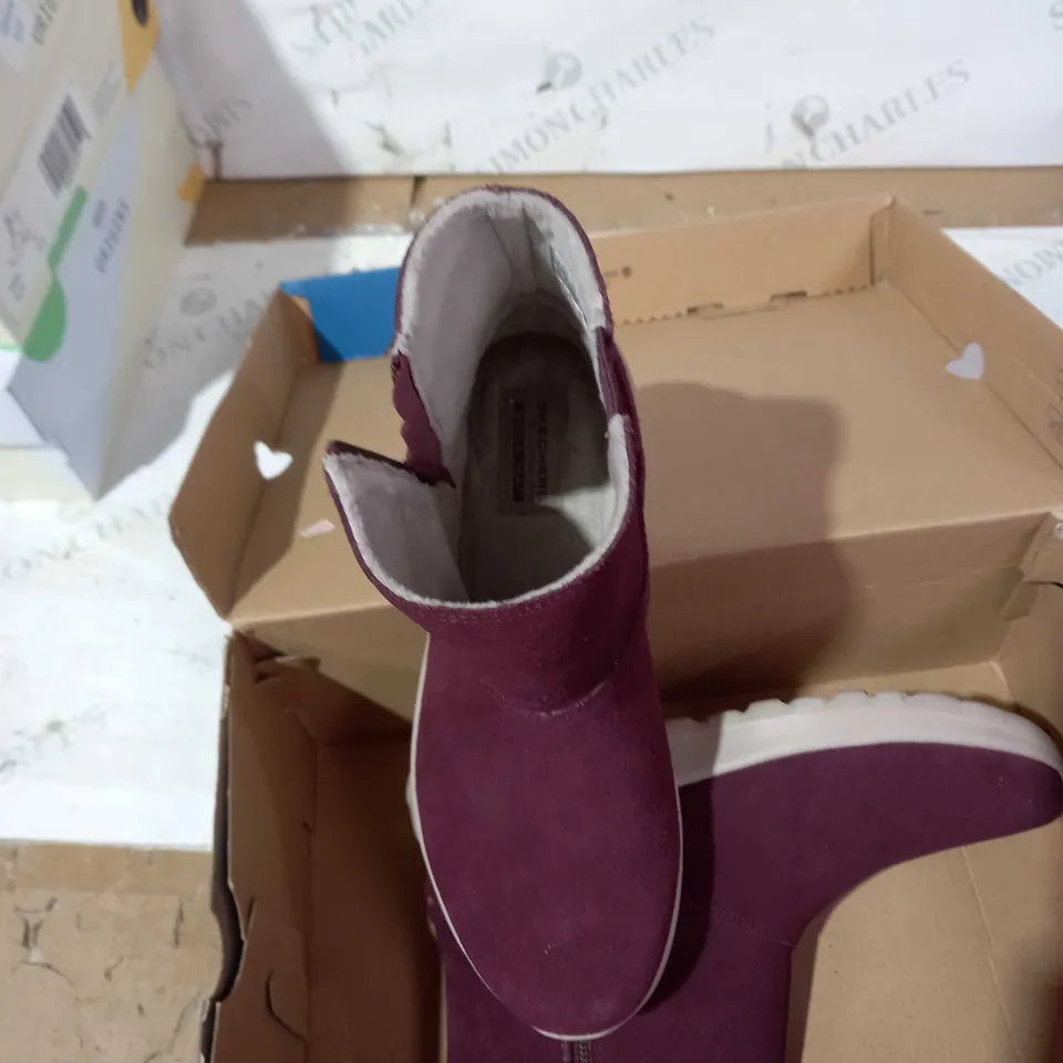 SKECHERS ZIP ANKLE BOOT BURGUNDY - SIZE 5