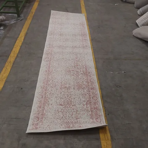 QUALITY STROMSBURG FLORAL AREA RUG - 78 x 305cm