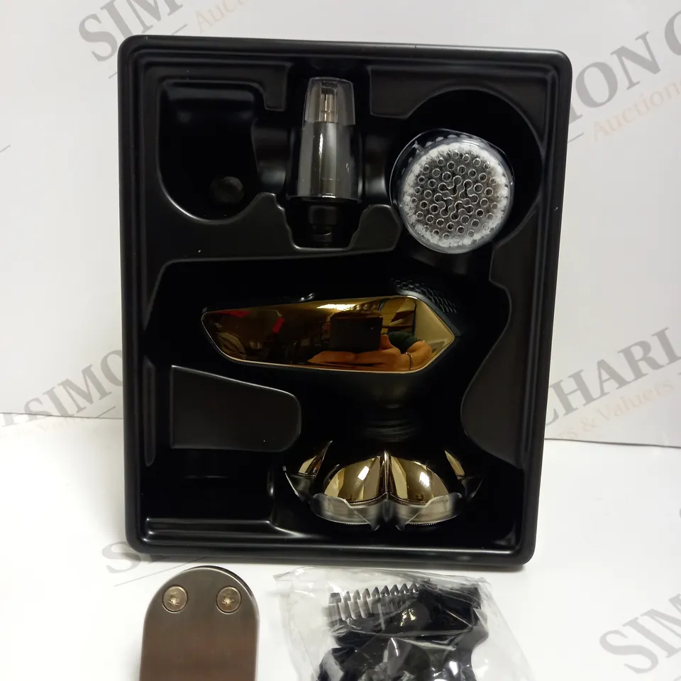 BOXED STRONG SHAVER - 5 IN 1 GROOMING KIT 