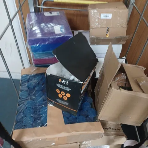 APPROXIMATELY 10 ASSORTED ITEMS TO INCLUDE DISPOSABLE RESPIRATOR MASKS, WALLET FILES, FLORAL DECOR, ETC - COLLECTION ONLY