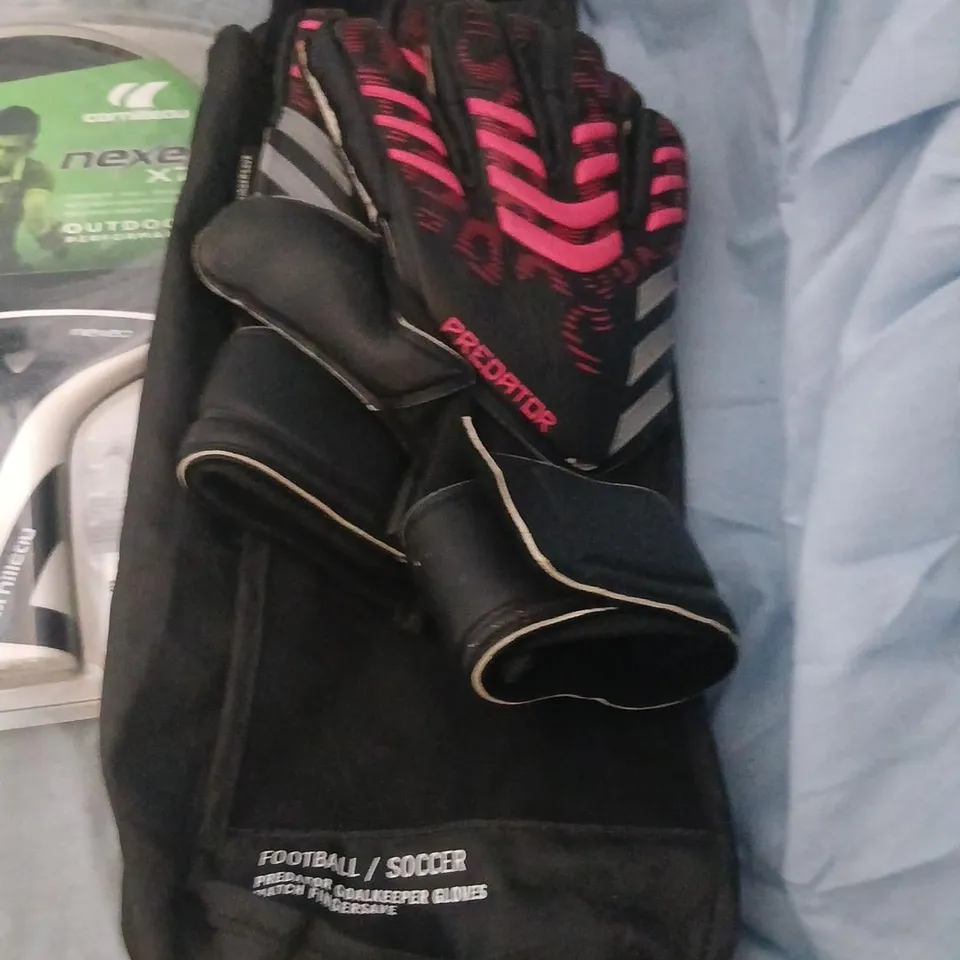 SPORTS GEAR BUNDLE: TWO RACQUETS AND PREDATOR FOOTBALL GOALKEEPER GLOVES IN CARRY BAG