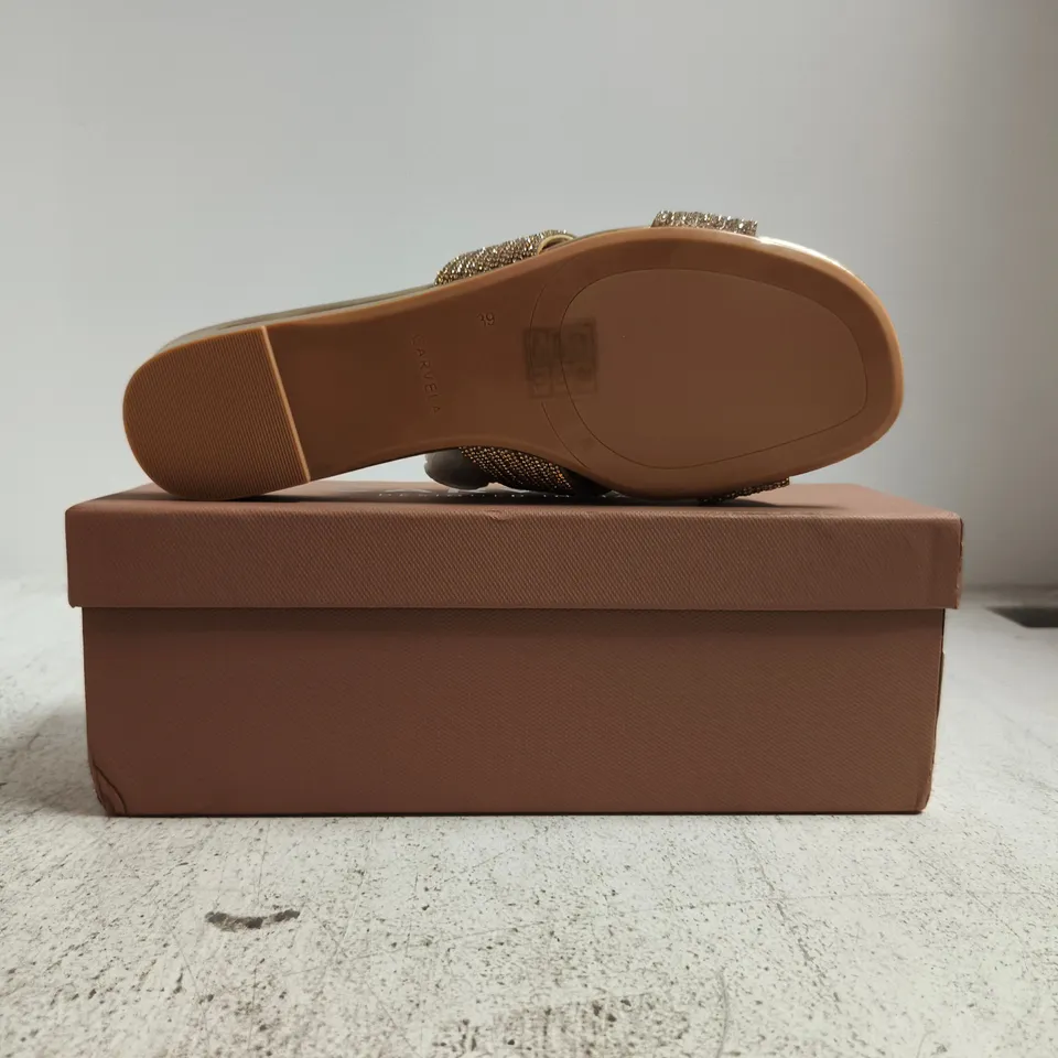 BOXED PAIR OF CARVELA GALA MULES IN GOLD W. JEWEL DETAIL SIZE EU 39